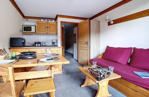 Les Bruyeres Apartment | Ski-in/ski-out & foot of the slopes, 4th floor, view mountain, balcony, tv, ski locker, 26m²