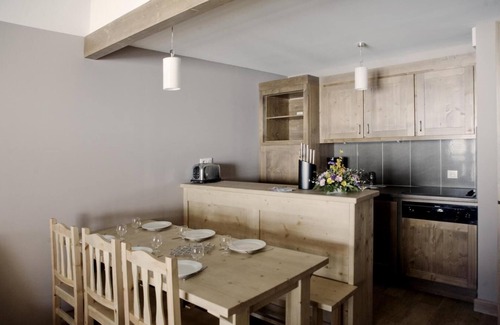 La Bresse Apartment | Ski-in/ski-out & foot of the slopes, swimming pool, balcony, parking, tv, 51-56m², La Bresse