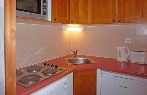 Les Orres Apartment | Ski-in/ski-out & foot of the slopes, 2nd floor, fitness, swimming pool, sauna, balcony, tv