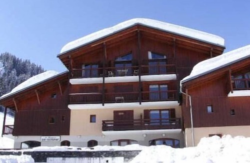 Beaufort Apartment | Ski-in/ski-out & foot of the slopes, 3rd floor, parking, tv, ski locker, 32m², Arêches-Beaufort