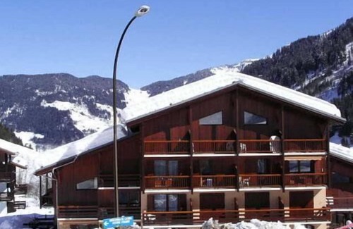 Beaufort Apartment | Ski-in/ski-out & foot of the slopes, 3rd floor, parking, tv, ski locker, 32m², Arêches-Beaufort
