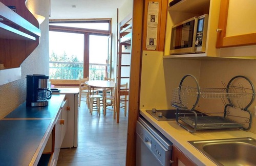 Arc-1800 Apartment | Ski-in/ski-out & foot of the slopes, 10th floor, view mountain, balcony, tv, 25m², Les Arcs