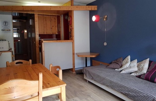 Arc-2000 Apartment | Ski-in/ski-out & foot of the slopes, 4th floor, view ski slopes, balcony, tv, ski locker, 28m²