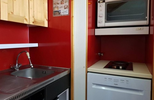 Arc-2000 Apartment | Ski-in/ski-out & foot of the slopes, 4th floor, view ski slopes, balcony, tv, ski locker, 28m²