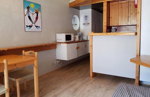 Arc-2000 Apartment | Ski-in/ski-out & foot of the slopes, 4th floor, view ski slopes, balcony, tv, ski locker, 28m²