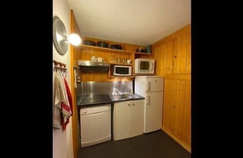 Arc-1800 Apartment | Ski-in/ski-out & foot of the slopes, 11st floor, view ski slopes, balcony, tv, 52m², Les Arcs