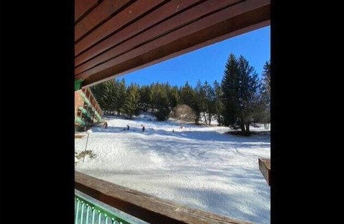 Arc-1800 Apartment | Ski-in/ski-out & foot of the slopes, 11st floor, view ski slopes, balcony, tv, 52m², Les Arcs
