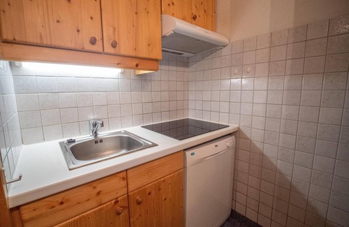 Les Avanchers-Valmorel Apartment | Ski-in/ski-out & foot of the slopes, 4th floor, view ski slopes, balcony, tv, ski locker, 73m²