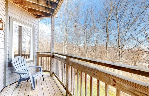 North Troy Hotel | Ski in Ski out Jay Village 422A