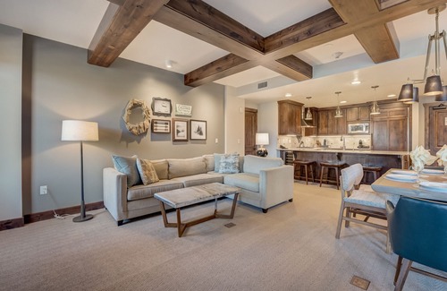 Park City Condo | Ski in/Ski Out Luxury 2BR Condo @ Base of Canyons