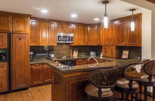 Aspen Condo | Ski in/ski out Ritz-Carlton 2BR residence club condo w/pool, spa & shuttle!
