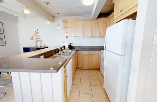 Snowmass Village Condo | Ski-In, Ski-Out Snowmass 2 Bedroom with access to heated pool and hot tub