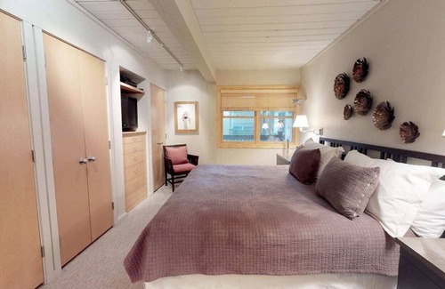 Snowmass Village Condo | Ski-In, Ski-Out Snowmass 2 Bedroom with access to heated pool and hot tub