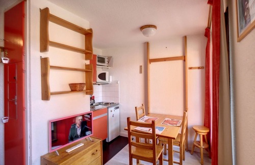 Les Bruyeres Apartment | Ski-in/Ski-out Studio for 3 in Les Menuires - Balcony, Great Location
