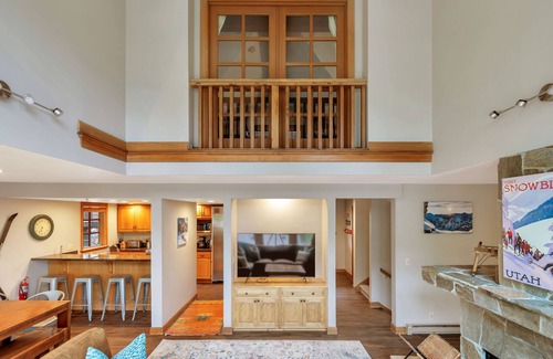 Salt Lake Mountain Resorts House | Ski in/Ski Out to Snowbird in this Beautiful Unit with Hot Tub and Fireplace