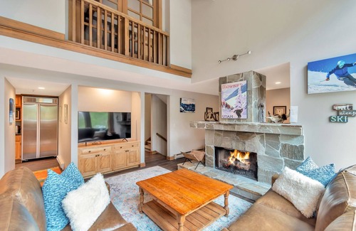 Salt Lake Mountain Resorts House | Ski in/Ski Out to Snowbird in this Beautiful Unit with Hot Tub and Fireplace