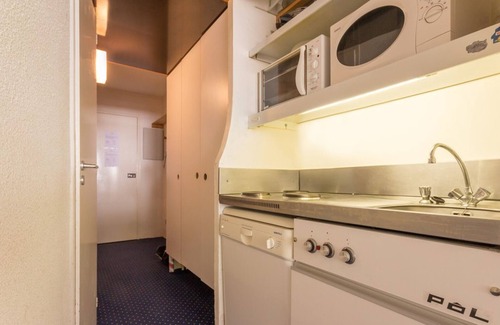Arc-2000 Apartment | Ski-in studio with balcony and kitchenette, 4 ppl