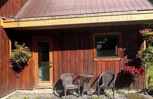 Revelstoke House | Ski Lodge on acreage close to RMR. Pet friendly!