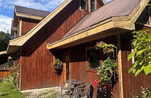 Revelstoke House | Ski Lodge on acreage close to RMR. Pet friendly!