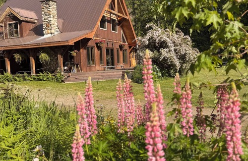 Revelstoke House | Ski Lodge on acreage close to RMR. Pet friendly!