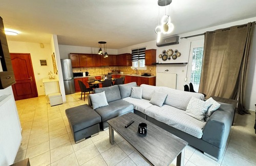 Skiathos Town Apartment | Skiathos Center Stylish 2 Bd w Balcony