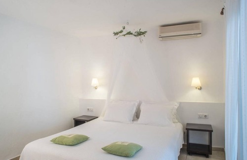 Kanapitsa Apartment | Skiathos Holidays Two-Bedroom Suite