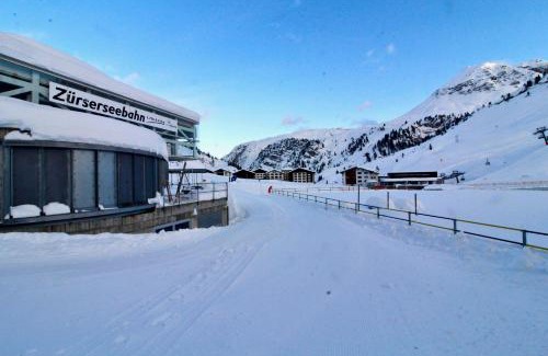 Zuers Apartment | Skilounge Zürs direkt beim Skilift