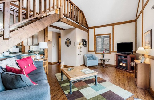 Branson West Cabin | Skipjack Cottage Branson