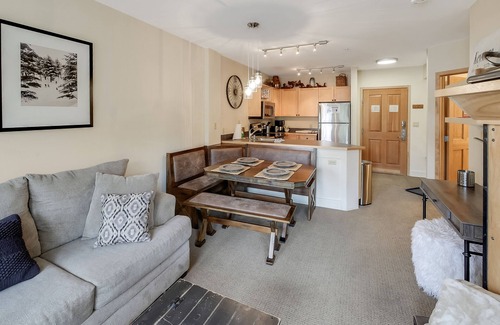 River Run Condo | Skistone I, Cozy Keystone Condo, Steps to skiing!