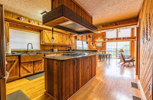 Bryson City House | Sky Bear Lodge