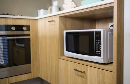 Parramatta CBD Apartment | Sky-City-2 mins to Train & Shopping& Everything