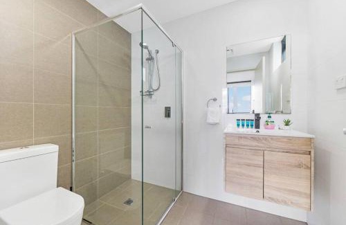 Parramatta Apartment | Sky-City Apt 3 min to Train & Shopping& Everything
