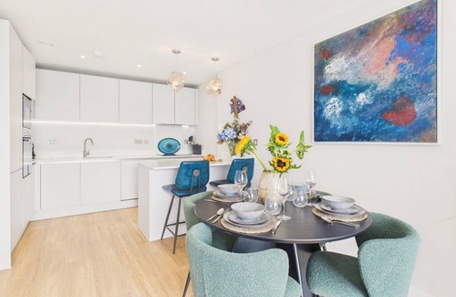 Maenporth Apartment | Sky Deck at The Liner | 2-Bed | Parking | Seaviews