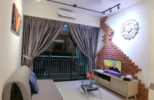 Setia Tropika Apartment | #SKY GARDEN# 3BR for 8 pax SUPERIOR CONDOMINIUN