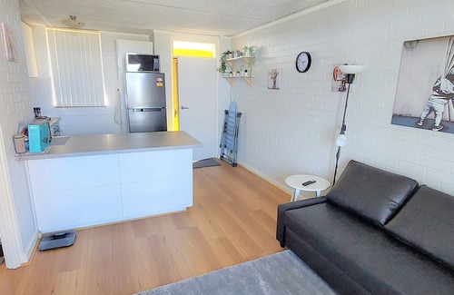 Fremantle Apartment | Sky High on Arundel Apartment - 4 minutes walk from the Fremantle Markets
