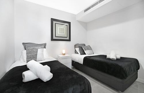 Surfers Paradise Apartment | Sky-High Sanctuary Ocean Views - Pet Friendly