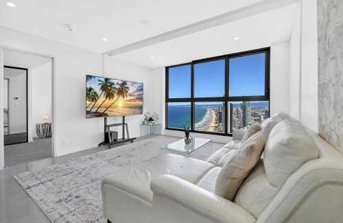Surfers Paradise Apartment | Sky-High Sanctuary Ocean Views - Pet Friendly
