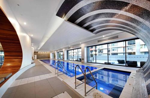 South Yarra Apartment | Sky-high South Yarra luxury 2 bed sleeping up to 4