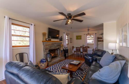Blowing Rock House | Sky Laurel Cottage
