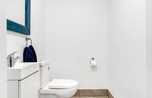 Malua Bay Apartment | Skyes Beach House - Downstairs Accommodation