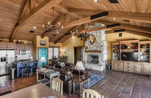 Canyon Apartment | SkyHouse cabin on the West Rim