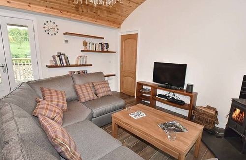 Dingwall Cabin | SKYLARKS, pet friendly, with a garden in Dingwall