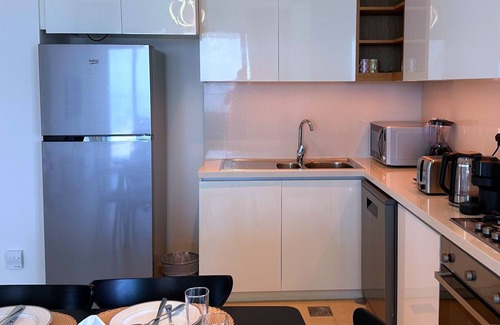 Bur Dubai Apartment | Skyline Apartment Linked to Dubai Mall