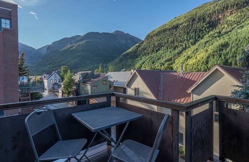 Telluride Condo | SKYLINE AT MERIBEL- A Luxe, Contemporary Downtown Condo by Shops, Restaurants, S