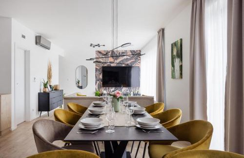 Nepszinhaz negyed Apartment | Skyline Living - Penthouse with Terrace and Parking
