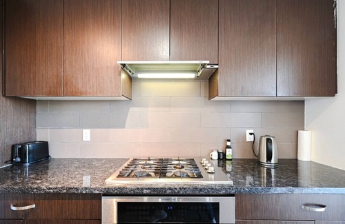 Coquitlam Apartment | Skyline Peak: Entire Private Guest Suite