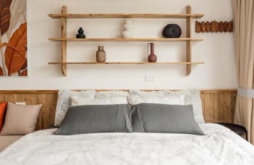 Đien Bien Apartment | SkylineHeaven- Rustic Rail & Roam