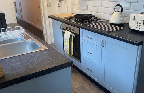 Stoke-on-Trent House | SkylinesAirbnb