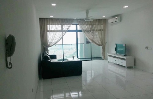 Bukit Indah Apartment | Skyloft Premium Suite