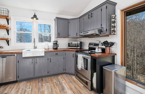 Bryson City House | Skytop Summit-Hot Tub/Firepit/Big Views